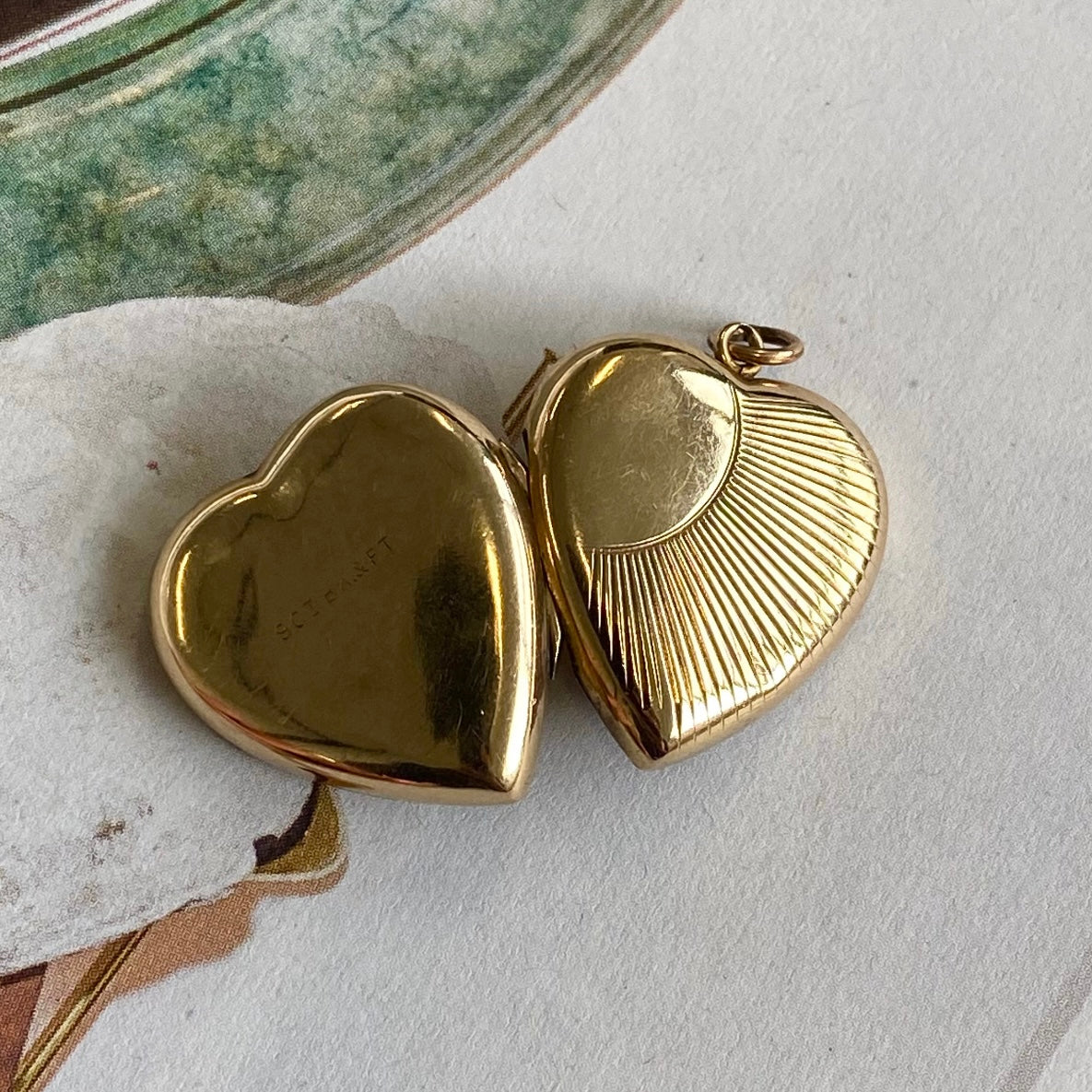 9ct Gold B&F Heart Locket with Sun Rays