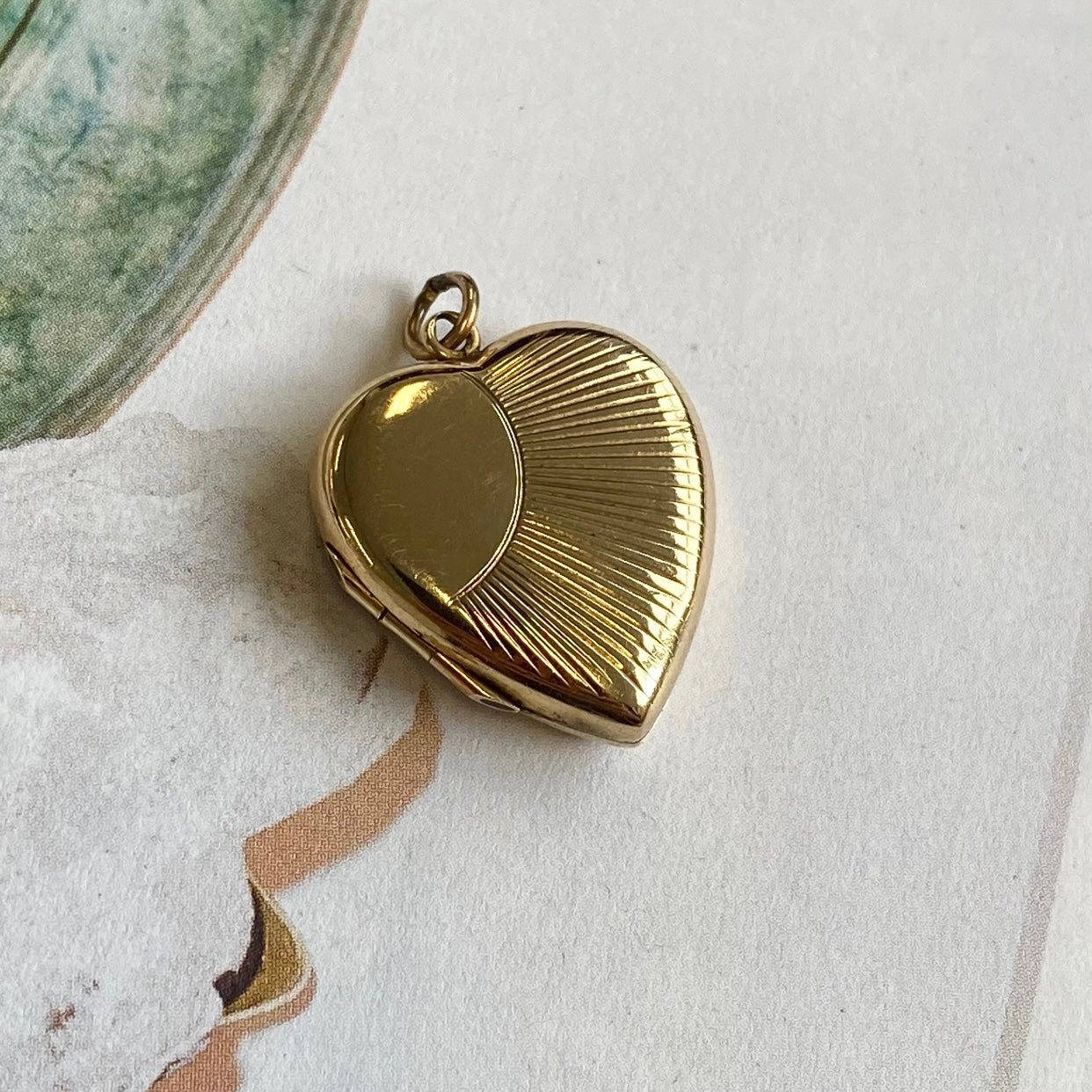 9ct Gold B&F Heart Locket with Sun Rays