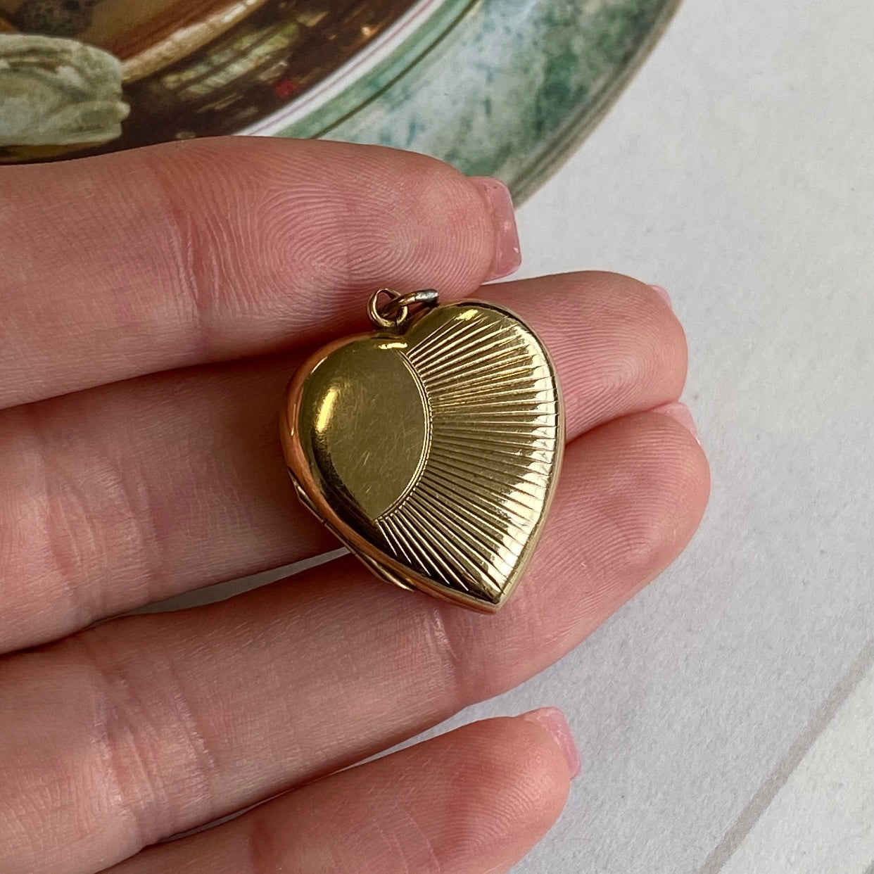 9ct Gold B&F Heart Locket with Sun Rays