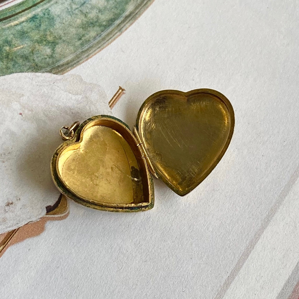 9ct Gold B&F Heart Locket with Sun Rays