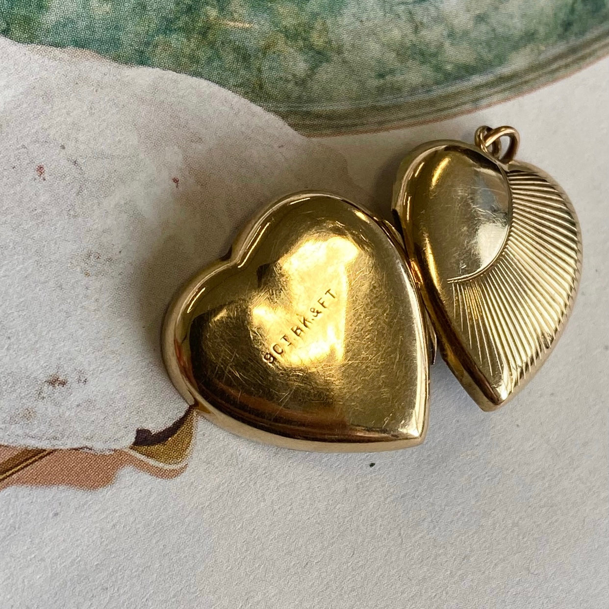 9ct Gold B&F Heart Locket with Sun Rays