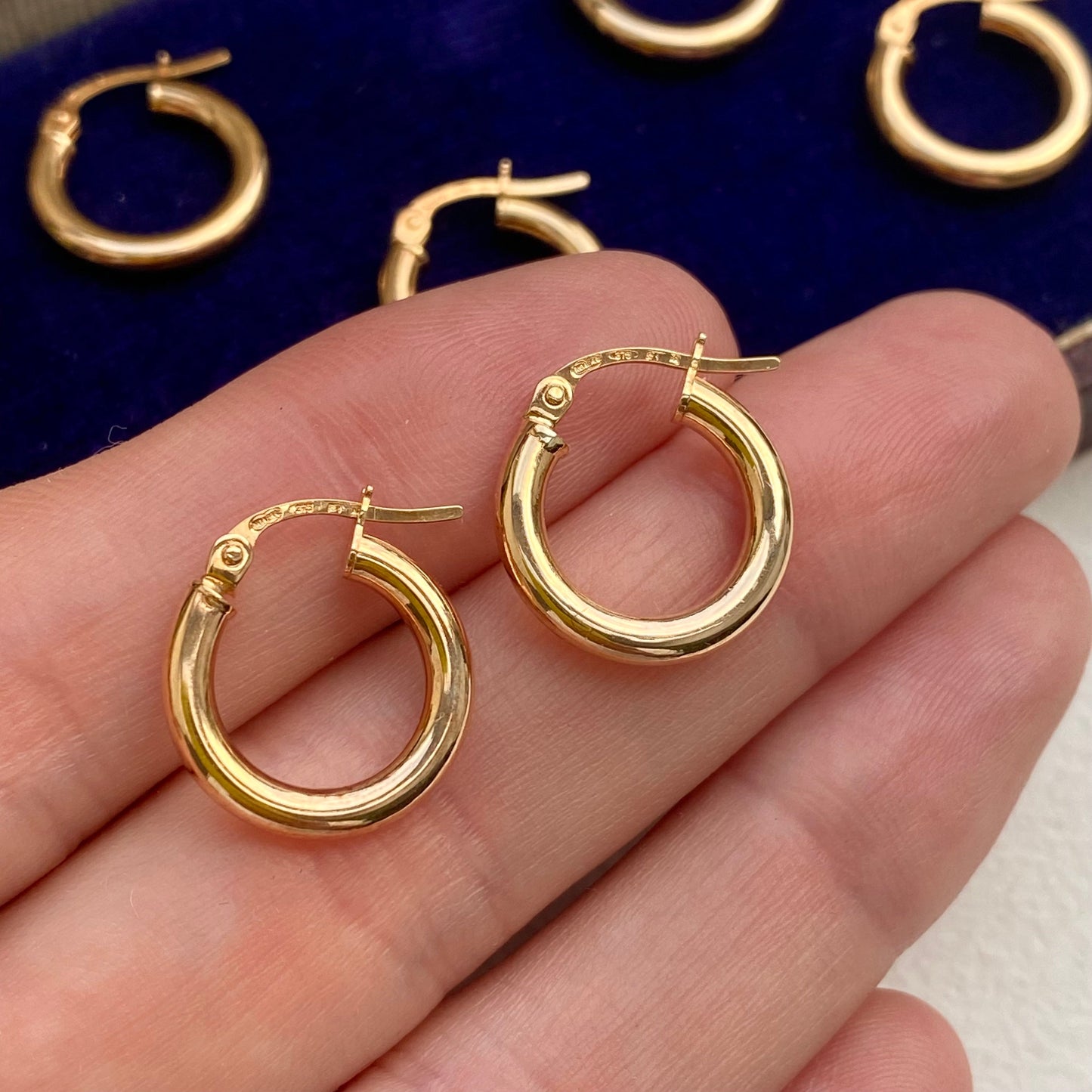 9ct Gold Thick Italian 'Unoaerre' Hoop Earrings  |  17mm