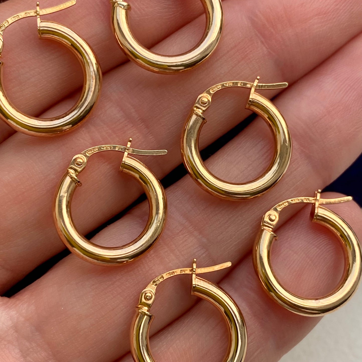 9ct Gold Thick Italian 'Unoaerre' Hoop Earrings  |  17mm