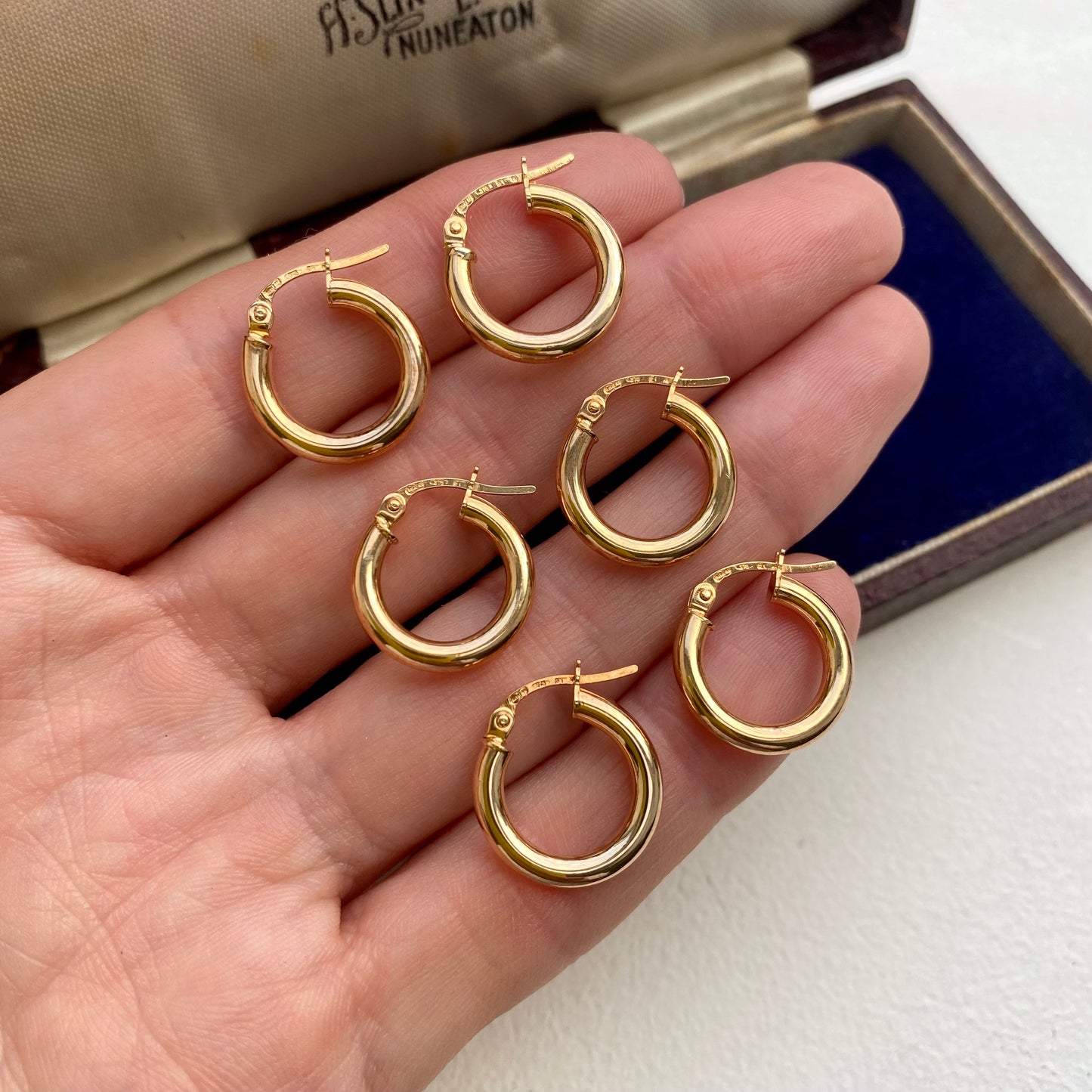 9ct Gold Thick Italian 'Unoaerre' Hoop Earrings  |  17mm