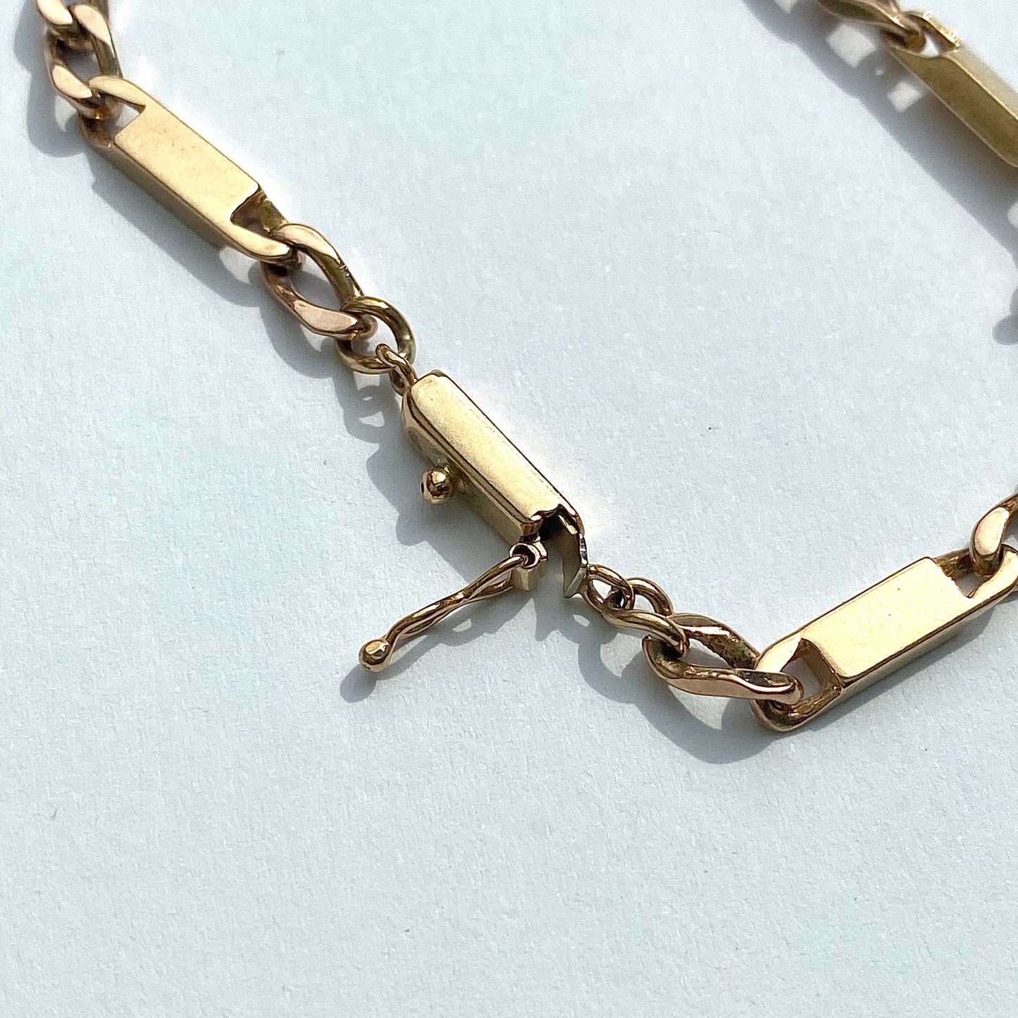 Italian 'Unoaerre' Solid 9ct Gold Curb and Bar Link Bracelet  |  7.5"  |  4mm