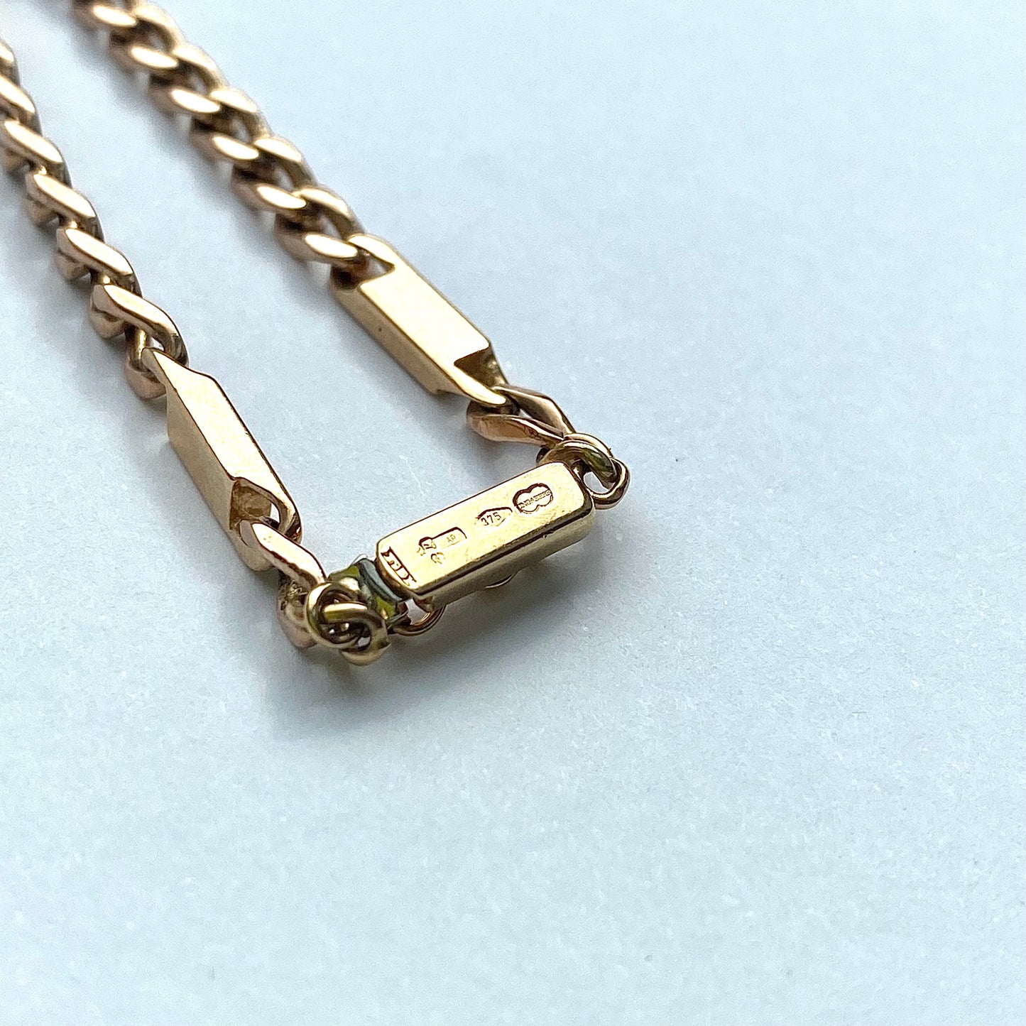 Italian 'Unoaerre' Solid 9ct Gold Curb and Bar Link Bracelet  |  7.5"  |  4mm