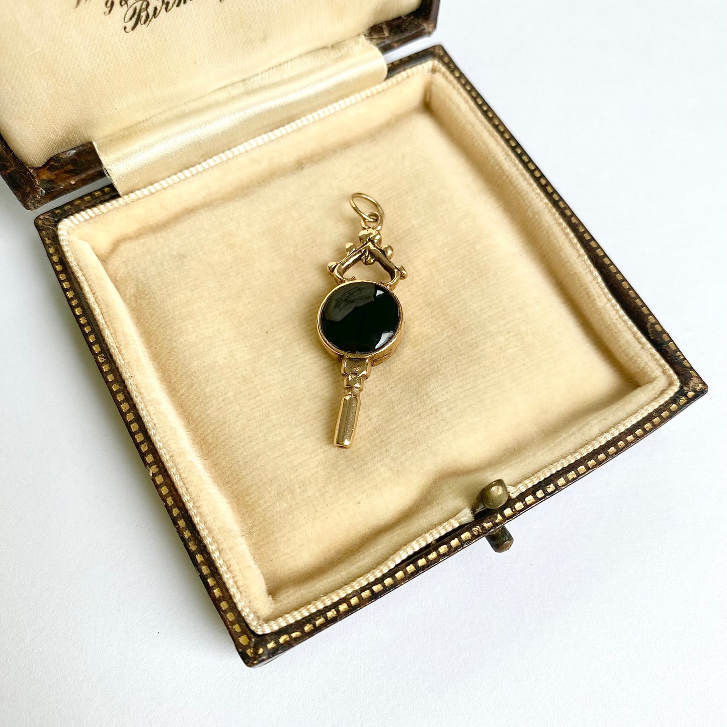 9ct Gold Mother of Pearl (MOP) & Onyx Watch Key