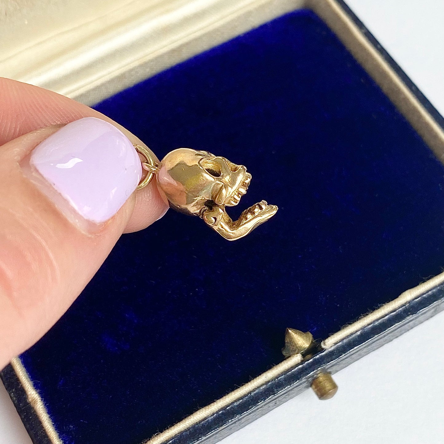 Vintage 9ct Gold Articulated Skull Pendant