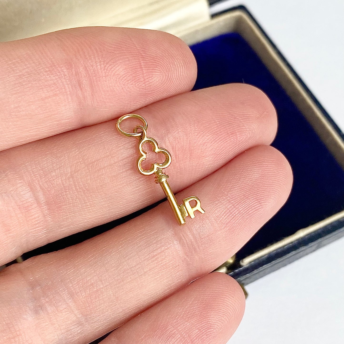 9ct Gold 'R' Initial Key Charm / Pendant