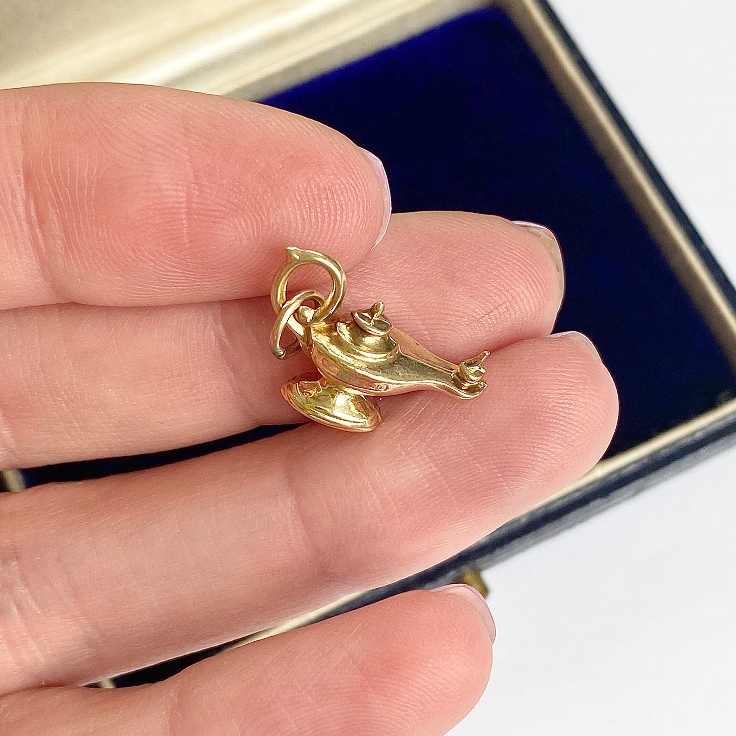 Vintage 9ct Gold Genie Lamp Charm / Pendant