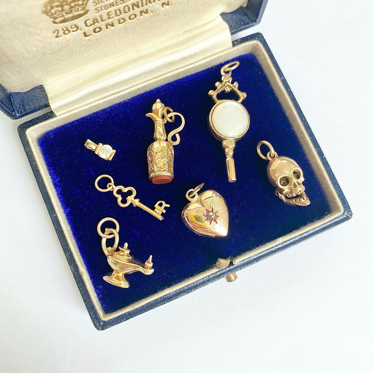 Vintage 9ct Gold Articulated Skull Pendant