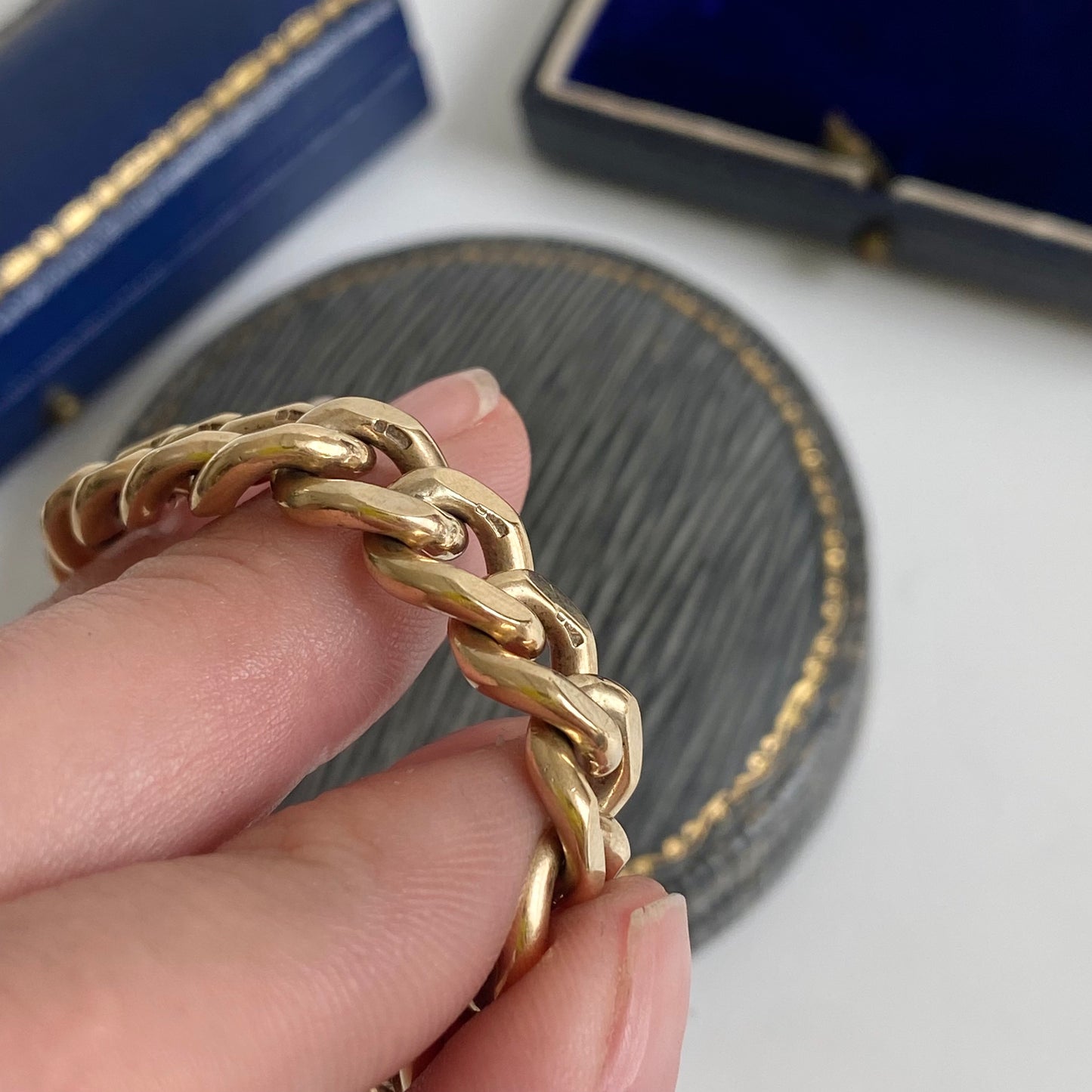 Solid 9ct Gold Vintage Curb Bracelet  |  7.5"  |  9.5mm