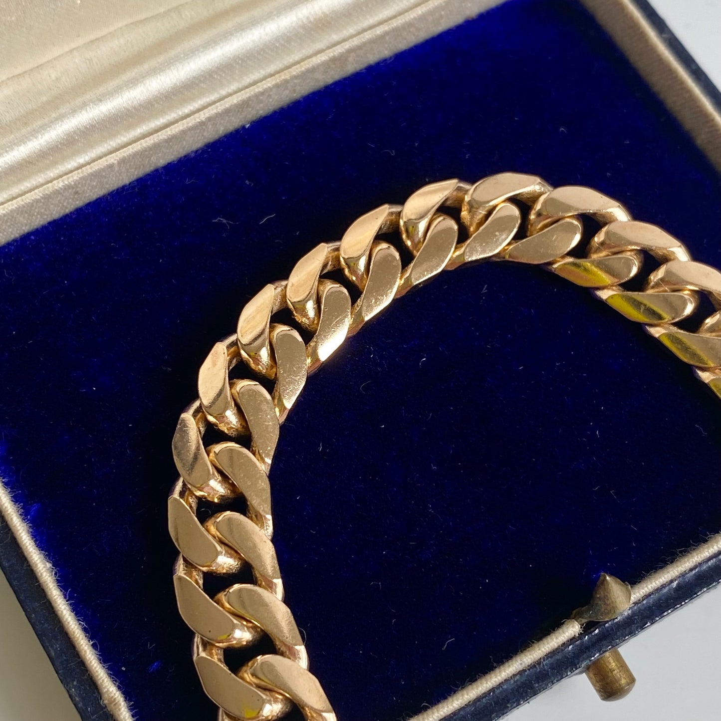 Fantastic Solid 9ct Gold Curb Bracelet  |  8.7"  |  8mm