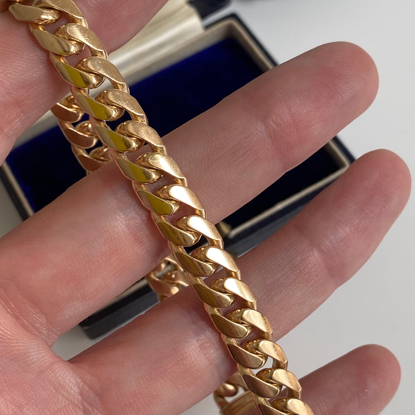 Fantastic Solid 9ct Gold Curb Bracelet  |  8.7"  |  8mm