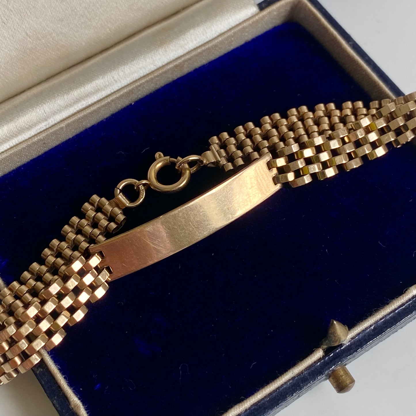 Lovely 9ct Gold ID Gate Link Style Bracelet  |  7"  |  6.5mm