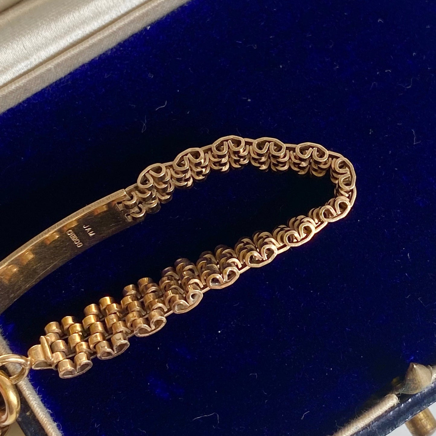 Lovely 9ct Gold ID Gate Link Style Bracelet  |  7"  |  6.5mm