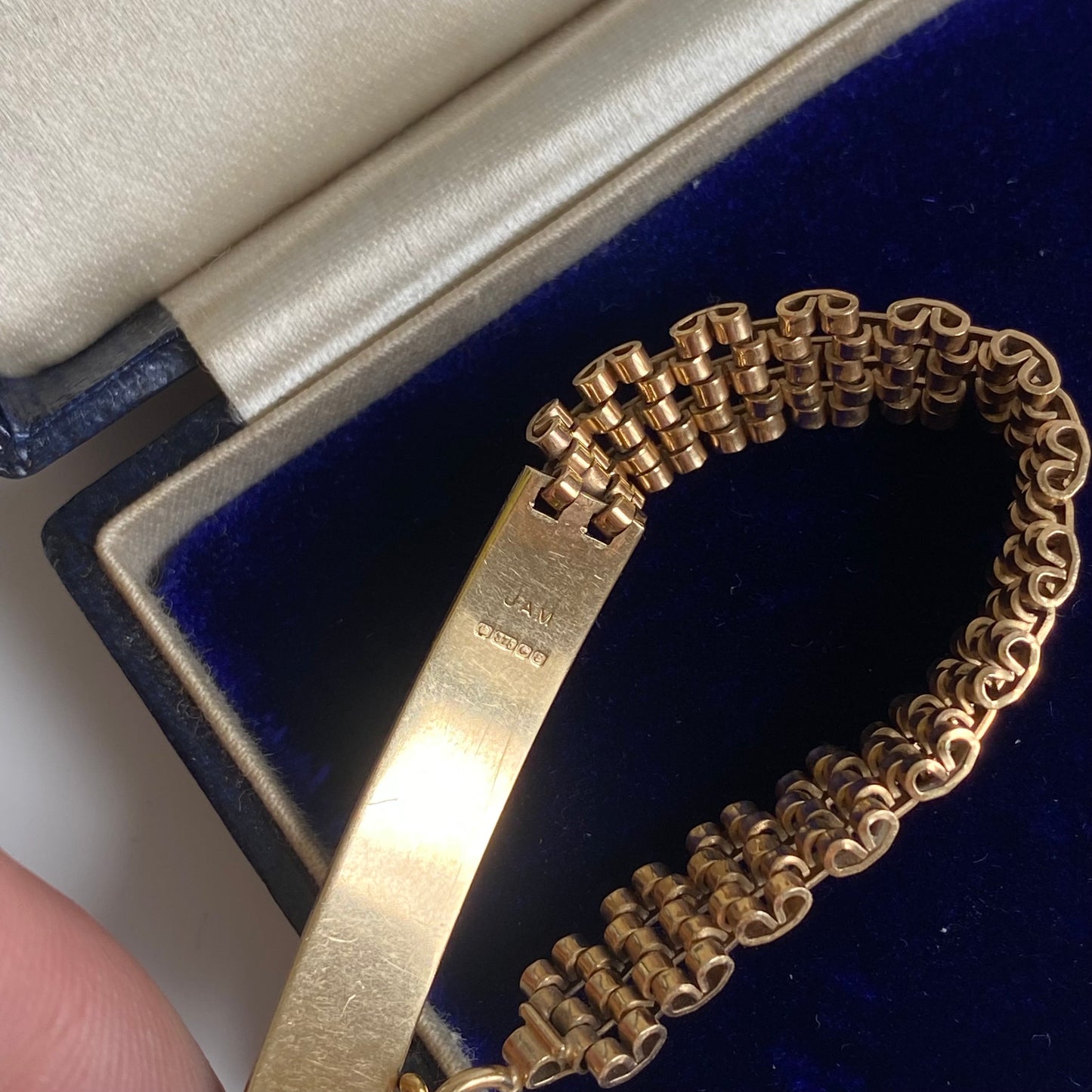 Lovely 9ct Gold ID Gate Link Style Bracelet  |  7"  |  6.5mm