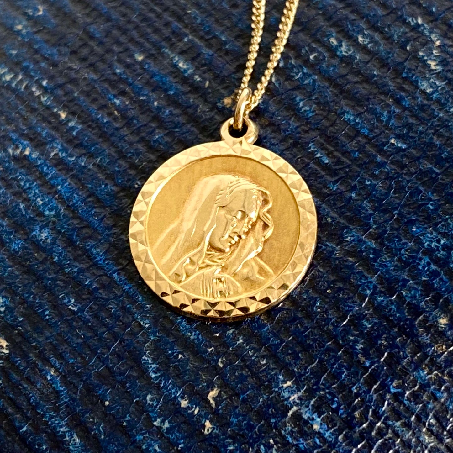 Sweet Vintage 9ct Gold Virgin Mary Pendant & Chain  |  18.5"  |  1mm