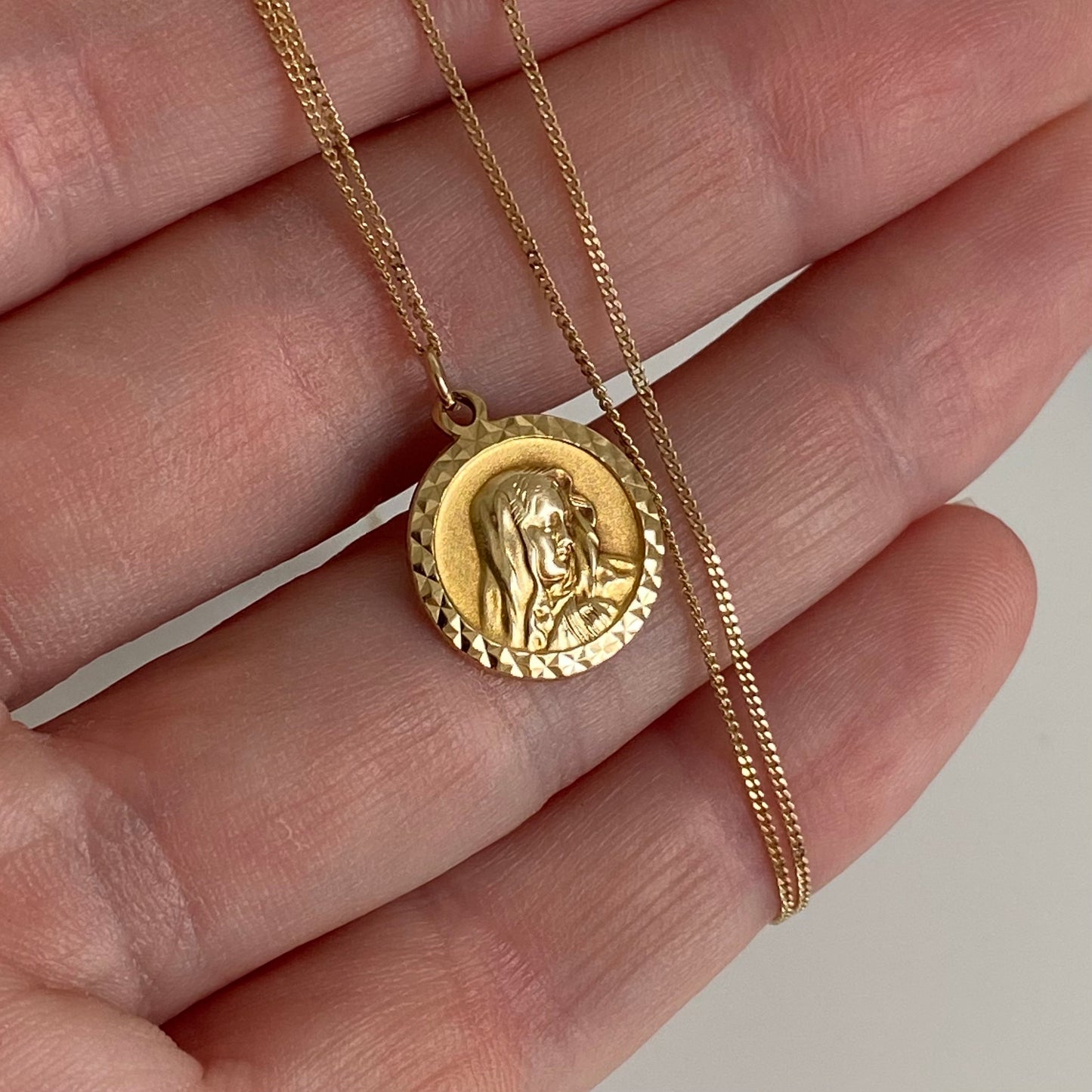 Sweet Vintage 9ct Gold Virgin Mary Pendant & Chain  |  18.5"  |  1mm