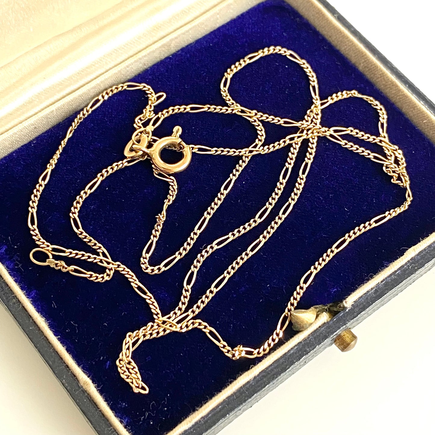 Dainty 9ct Gold Figaro Chain  |  21"