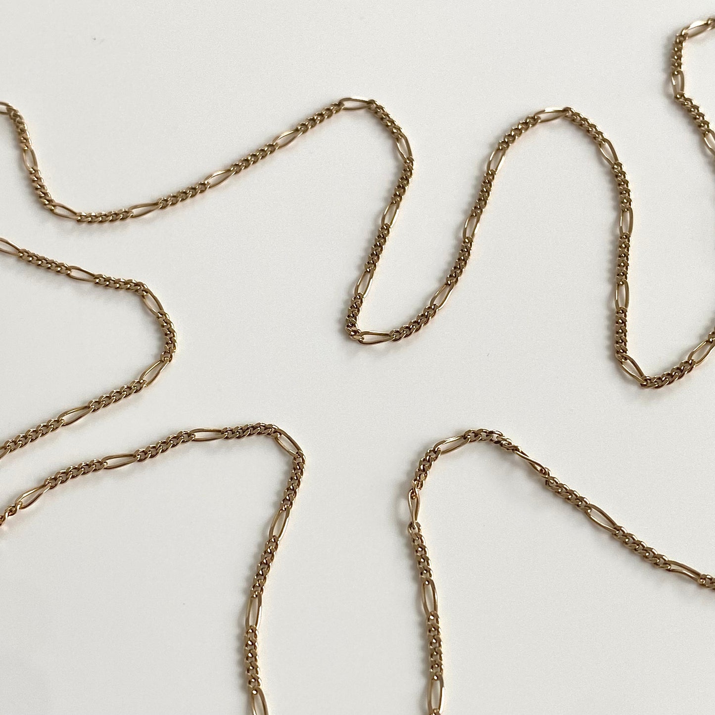 Dainty 9ct Gold Figaro Chain  |  21"