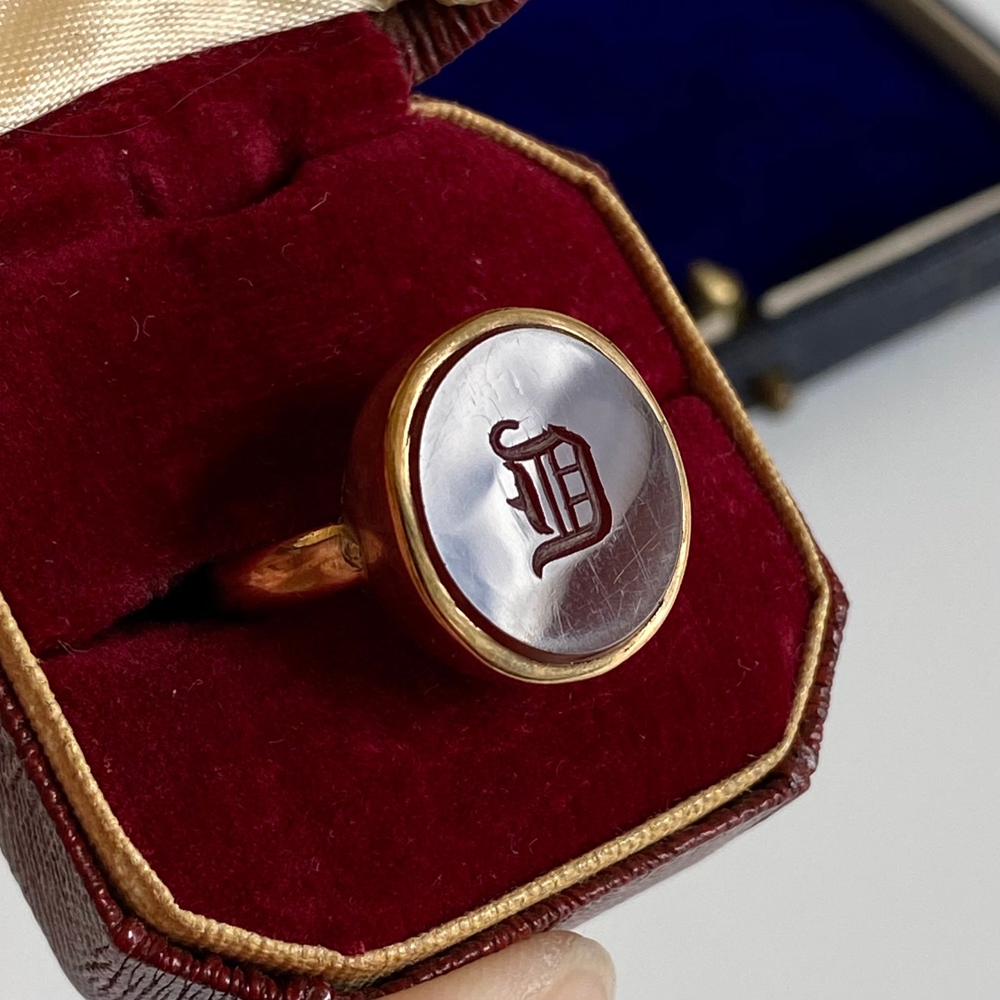 9ct Gold Intaglio 'D' Ring  |  Size UK M.5