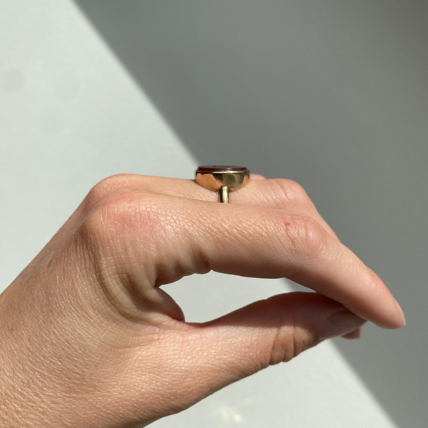 9ct Gold Intaglio 'D' Ring  |  Size UK M.5