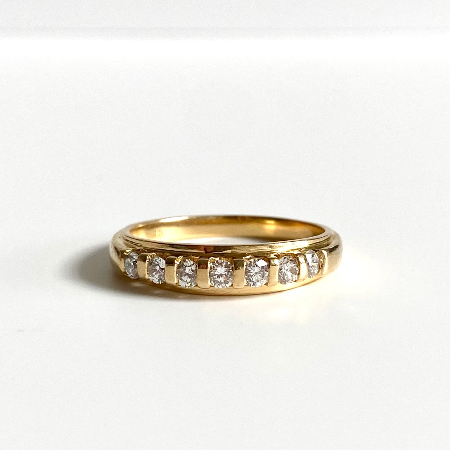 Striking 18ct Gold & Diamond Ring  |  Size UK Q