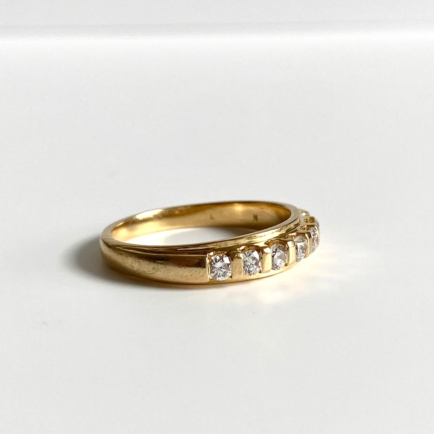 Striking 18ct Gold & Diamond Ring  |  Size UK Q