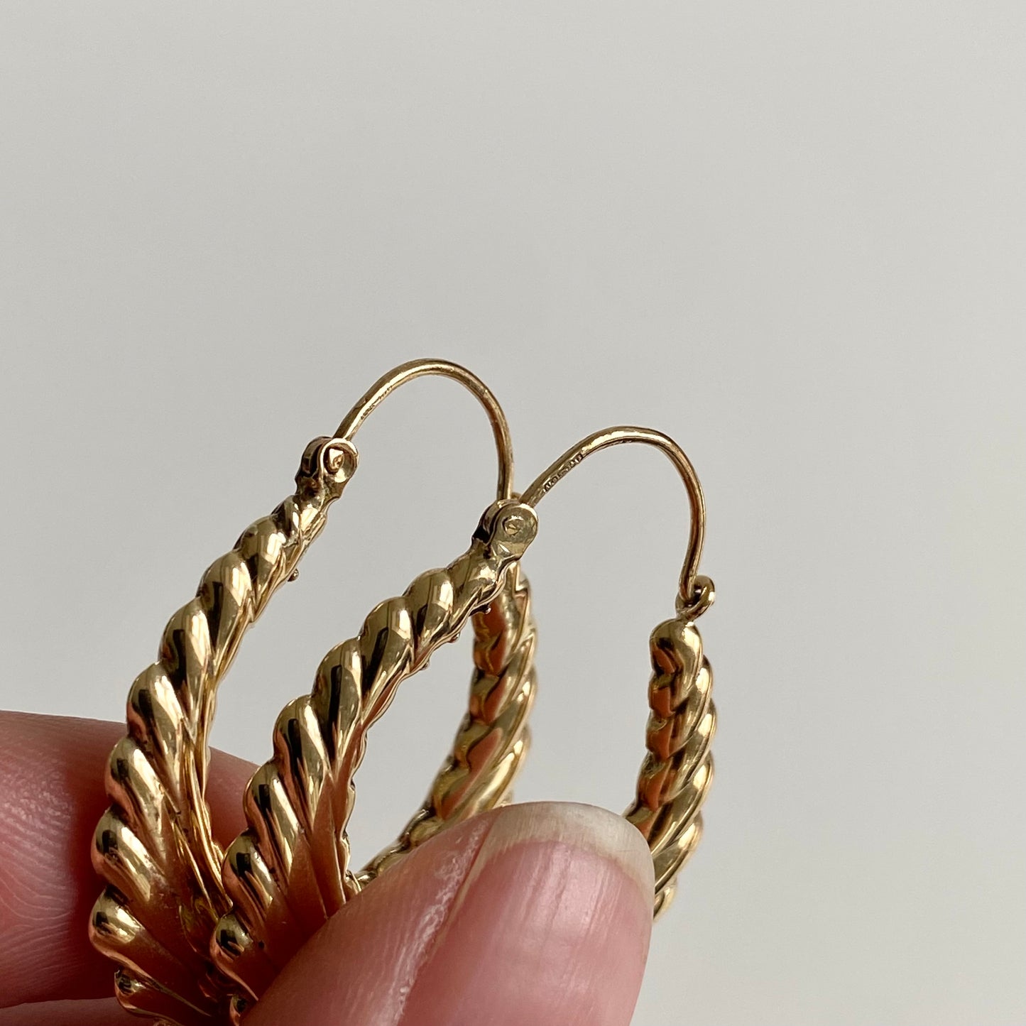 9ct Gold Ribbon Effect Hoops  |  35mm