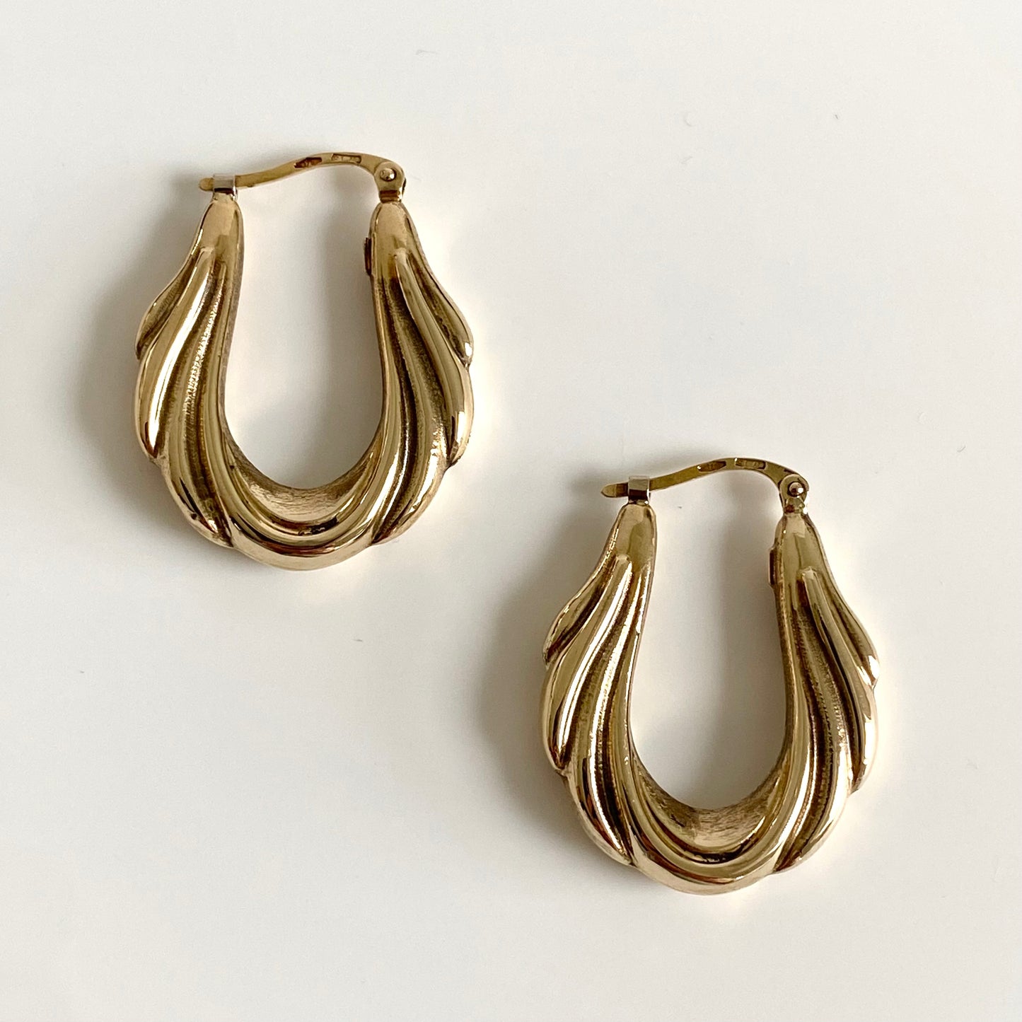 9ct Gold 'UNOAERRE' Drape Effect Hoops  |  26mm