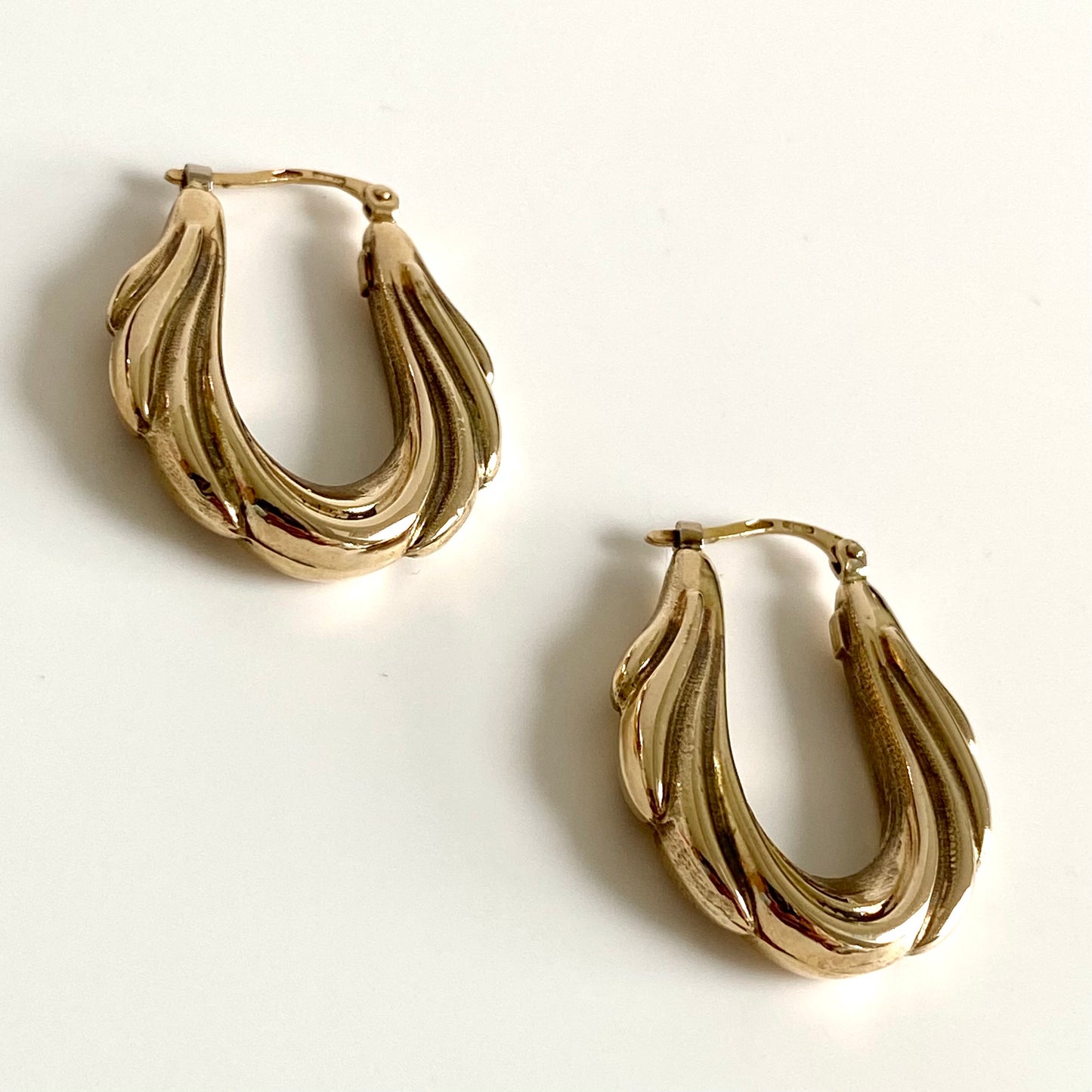 9ct Gold 'UNOAERRE' Drape Effect Hoops  |  26mm