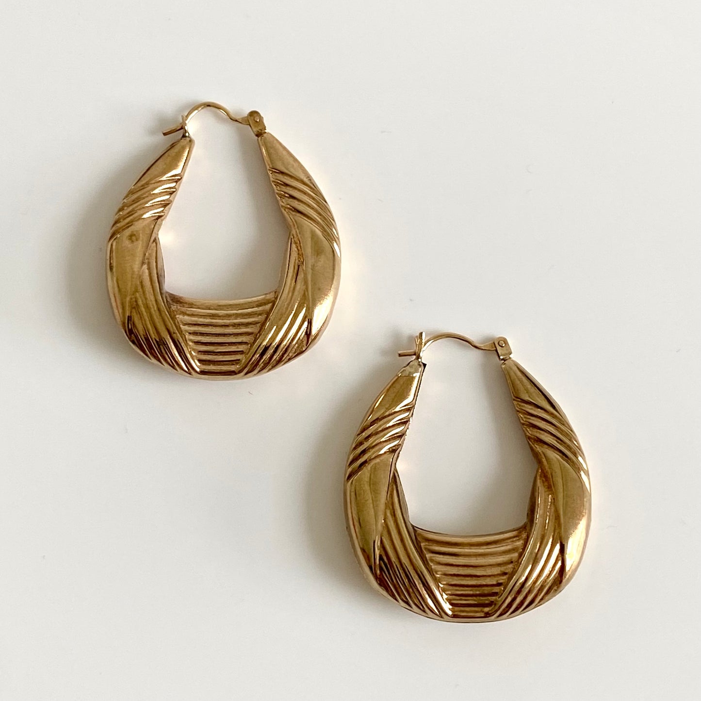 Large 9ct Gold Ribboned U-shaped Hoops  |  33mm