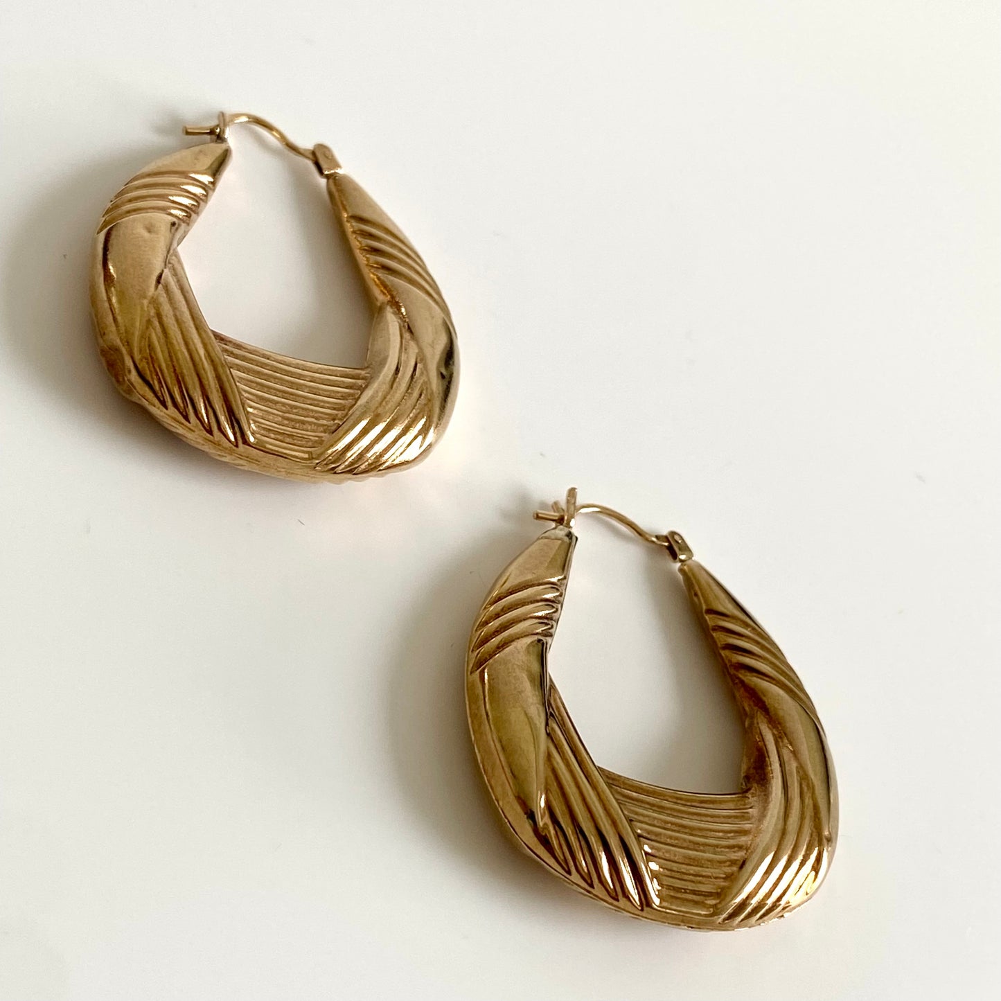 Large 9ct Gold Ribboned U-shaped Hoops  |  33mm