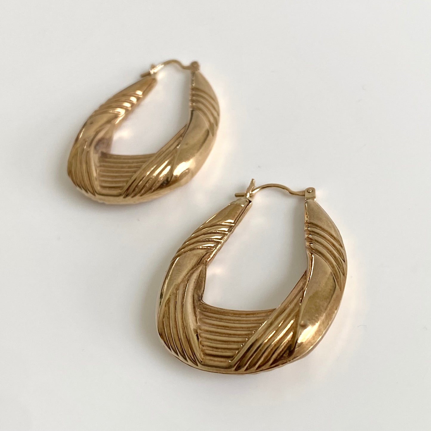 Large 9ct Gold Ribboned U-shaped Hoops  |  33mm