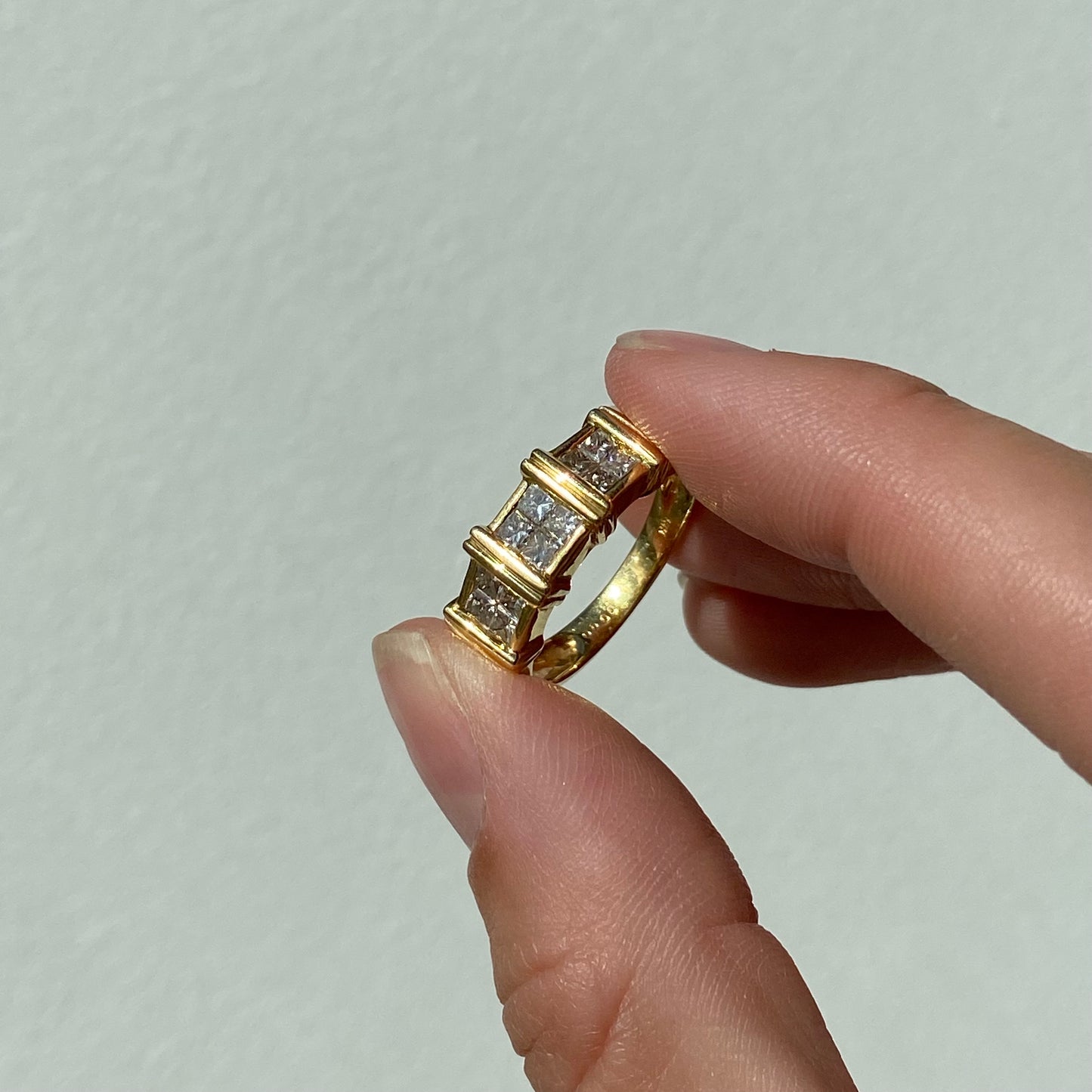 Stunning 18ct Gold & Princess Cut Diamonds Ring  |  Size UK N.5