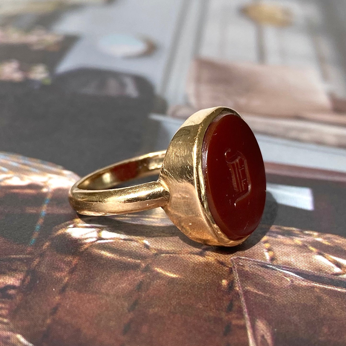 9ct Gold Intaglio 'D' Ring  |  Size UK M.5