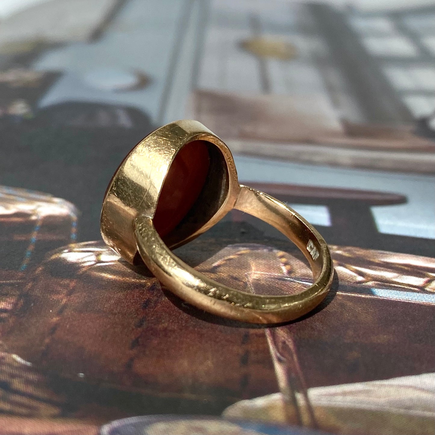 9ct Gold Intaglio 'D' Ring  |  Size UK M.5