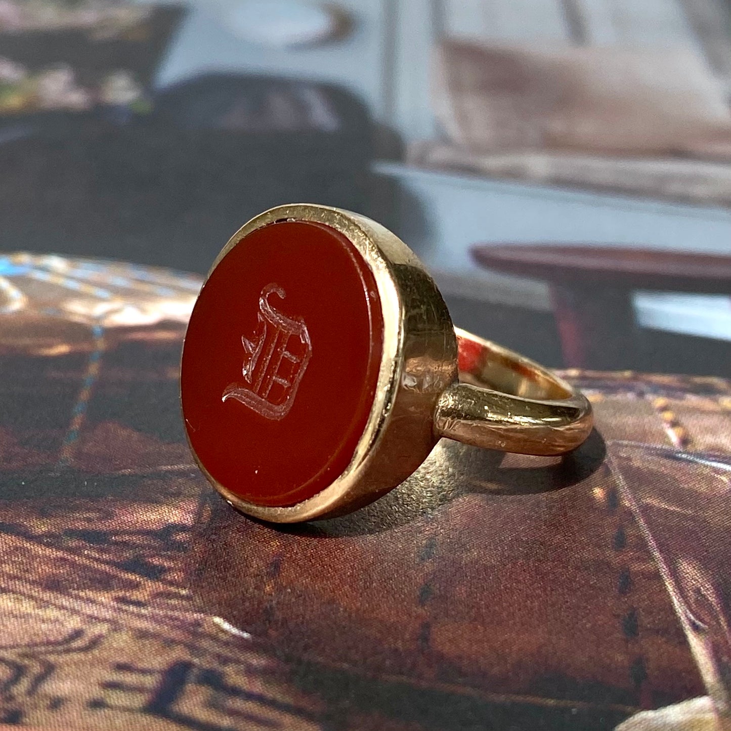 9ct Gold Intaglio 'D' Ring  |  Size UK M.5