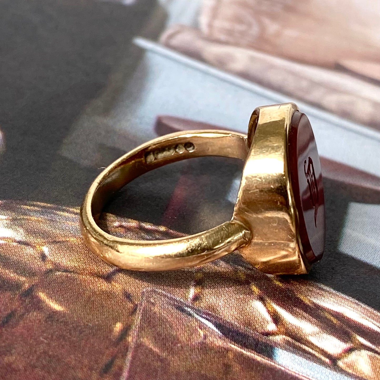 9ct Gold Intaglio 'D' Ring  |  Size UK M.5