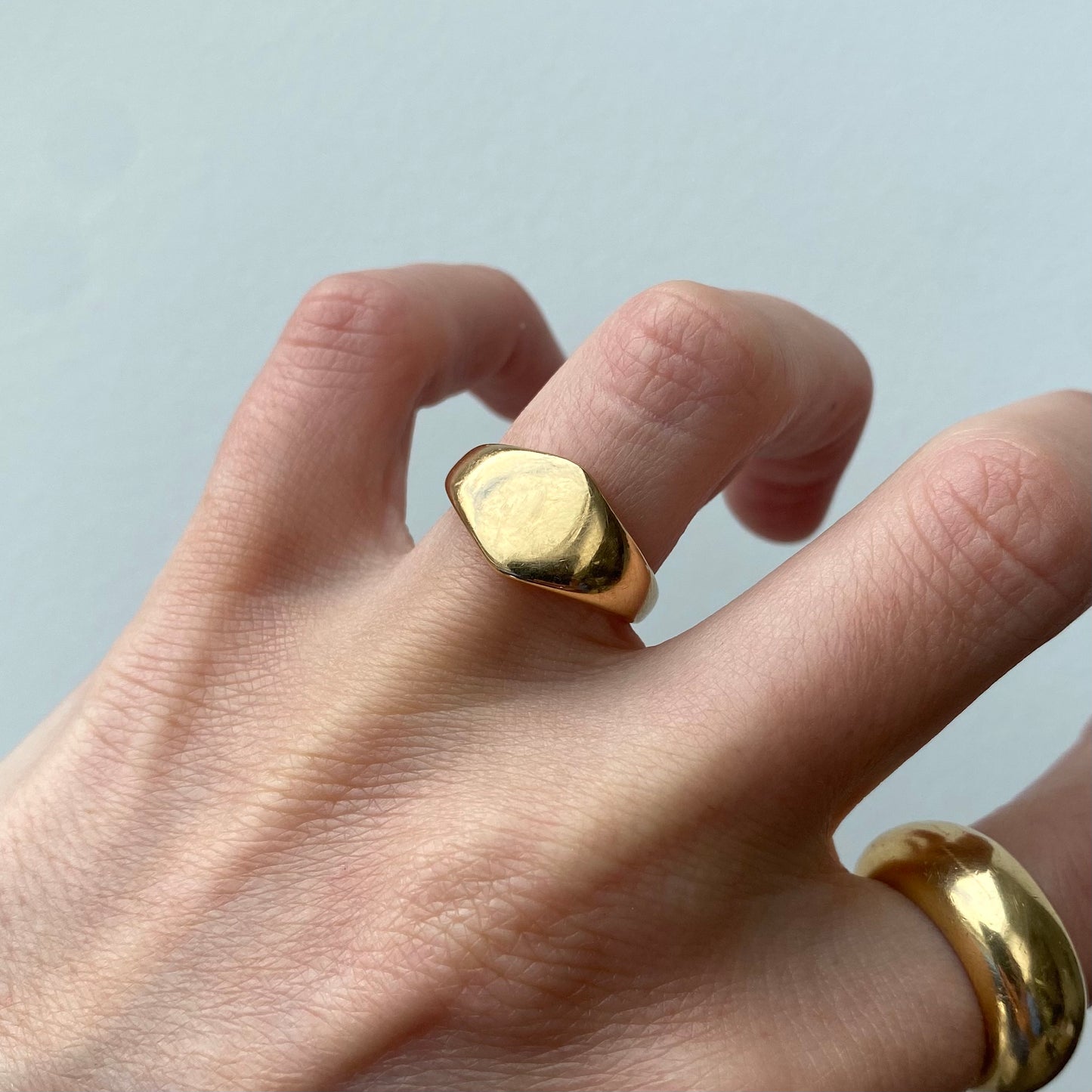 Heavy Vintage 18ct Gold Signet Ring  |  Size UK J.5