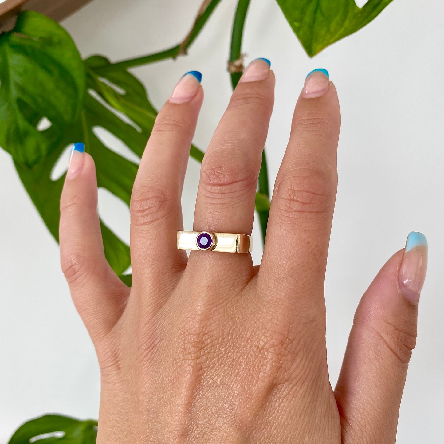 9ct Gold and Amethyst Solitaire Ring  |  Size UK L.5