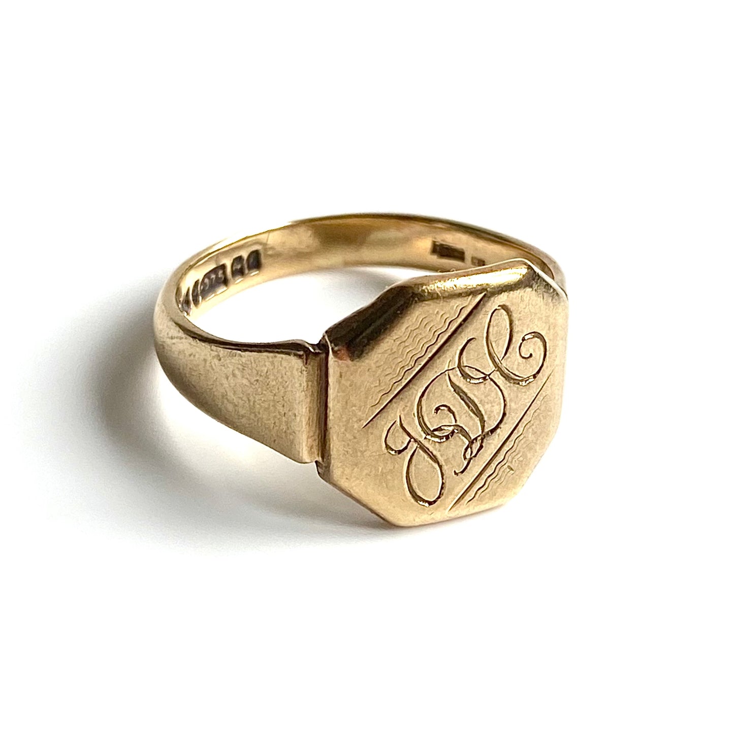 Vintage 9ct Gold 'JDC' Signet Ring  |  Size UK P