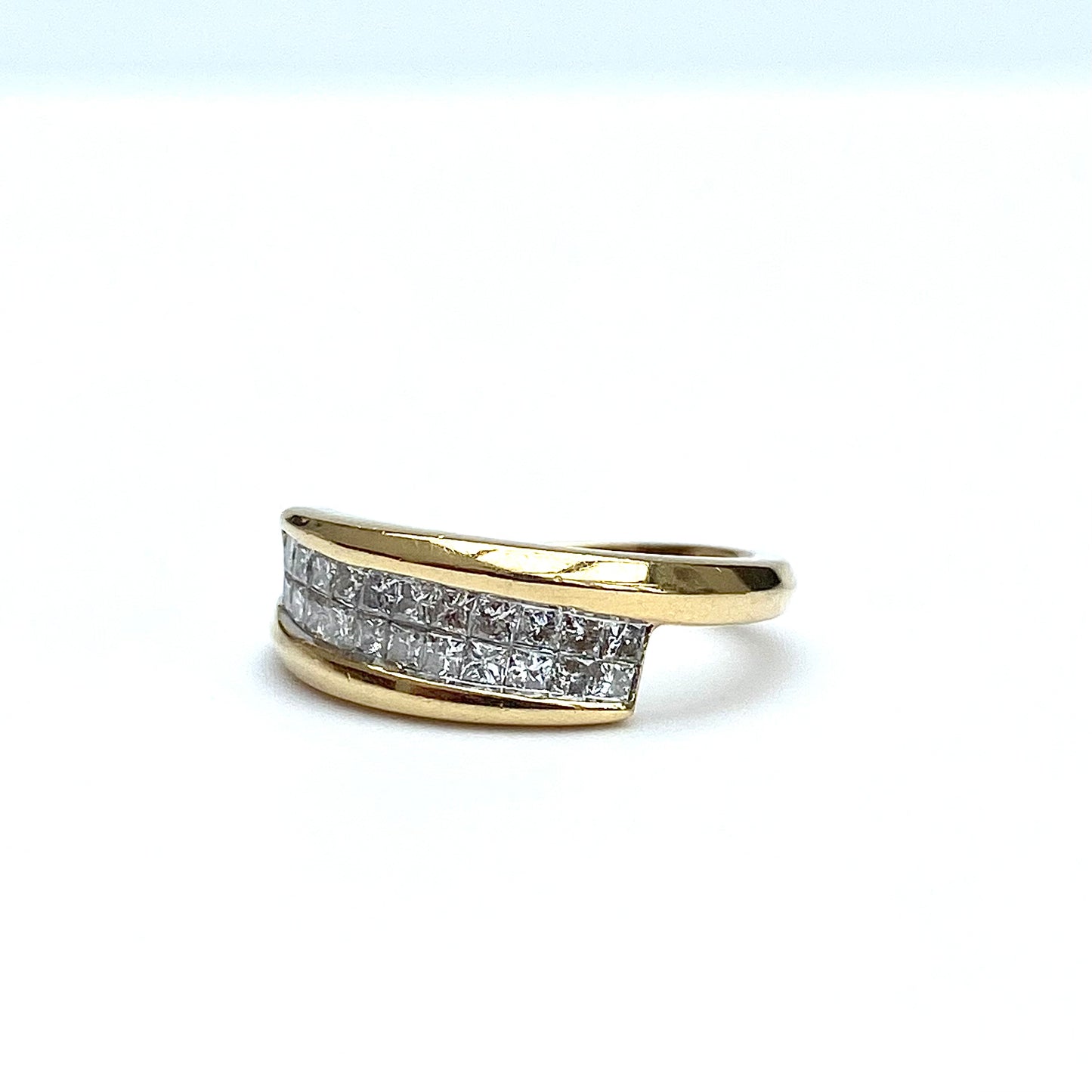 Stunning 18ct Gold and Princess Cut Diamond Asymmetric Ring  |  Size UK J.5