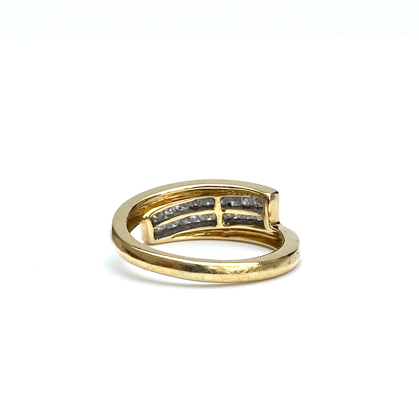 Stunning 18ct Gold and Princess Cut Diamond Asymmetric Ring  |  Size UK J.5