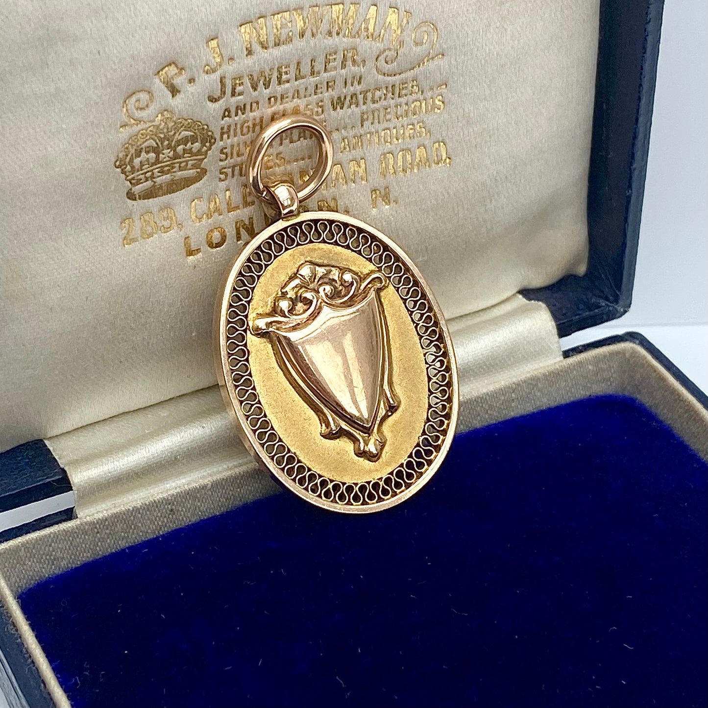 Stunning Antique 9ct Gold Fob Medallion  |  Chester 1924