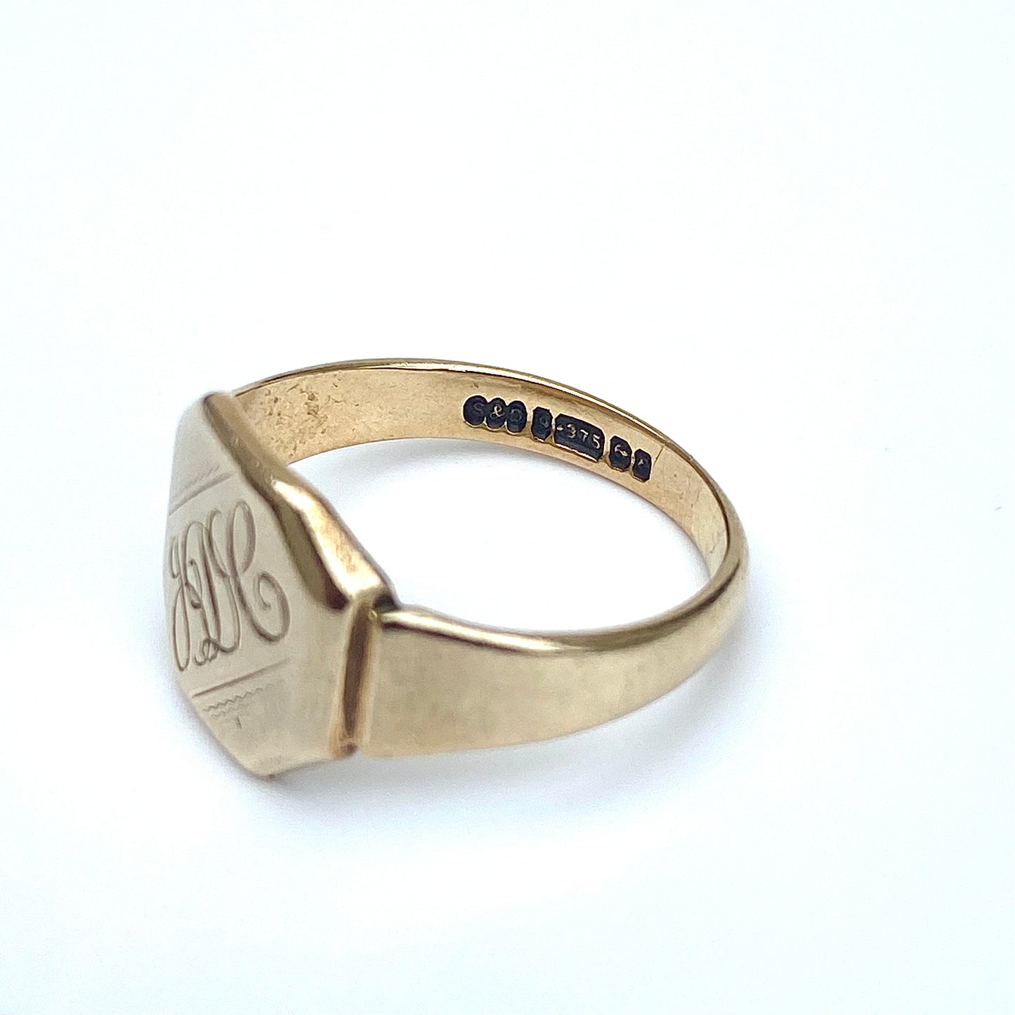 Vintage 9ct Gold 'JDC' Signet Ring  |  Size UK P