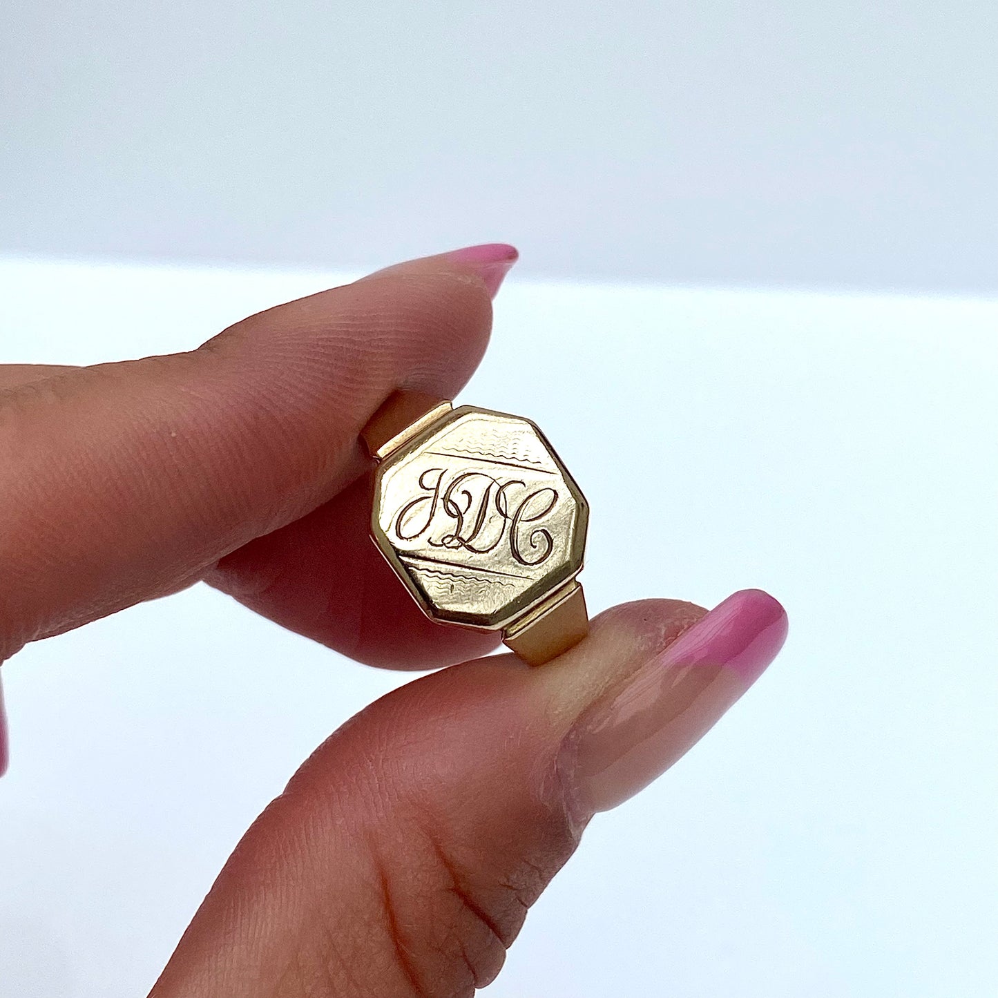 Vintage 9ct Gold 'JDC' Signet Ring  |  Size UK P