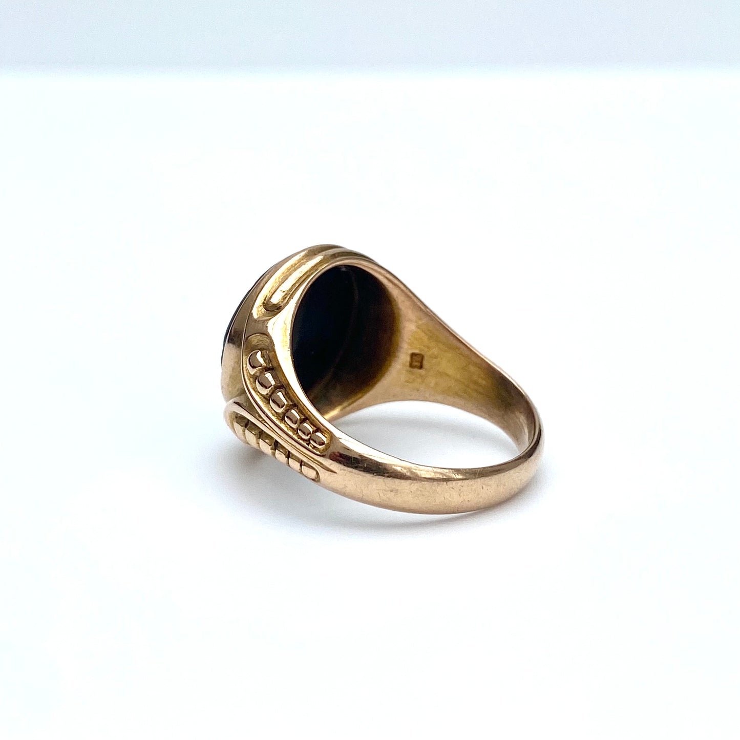 Antique 15ct Gold Heavy Sardonyx Signet Ring 1867 |  Size UK R.5