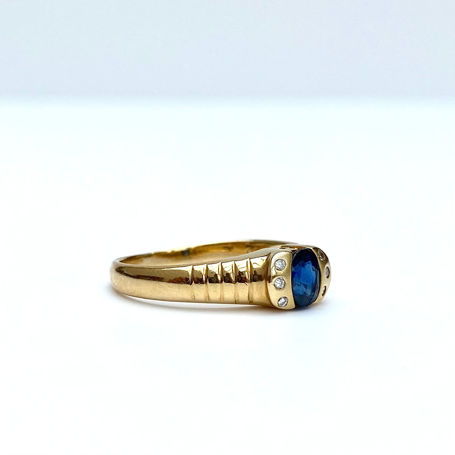 18ct Gold, Diamond & Sapphire Ring  |  Size UK M.75